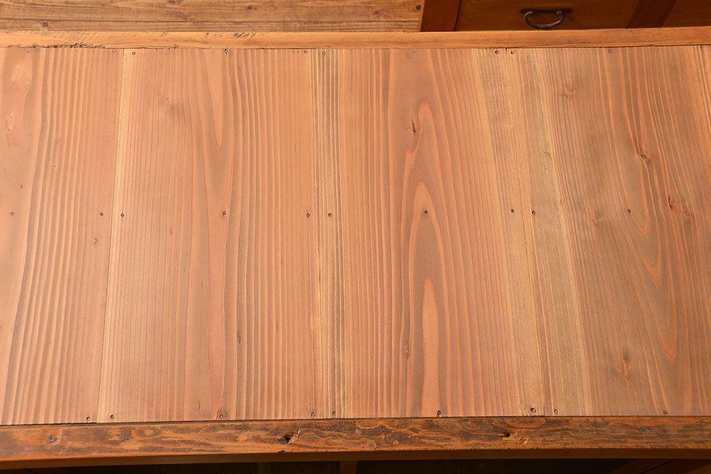 アンティーク家具　アンティーク 古い木味の上品な関西収納棚(水屋箪笥、ガラスケース、収納棚、飾り棚)