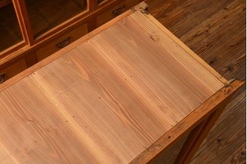 アンティーク家具　アンティーク 古い木味の上品な関西収納棚(水屋箪笥、ガラスケース、収納棚、飾り棚)