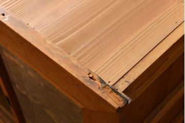 アンティーク家具　アンティーク 古い木味の上品な関西収納棚(水屋箪笥、ガラスケース、収納棚、飾り棚)