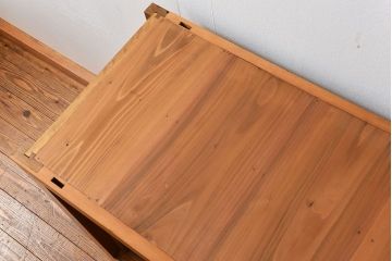 アンティーク家具　アンティーク 古い木味の上品な関西収納棚(水屋箪笥、ガラスケース、収納棚、飾り棚)