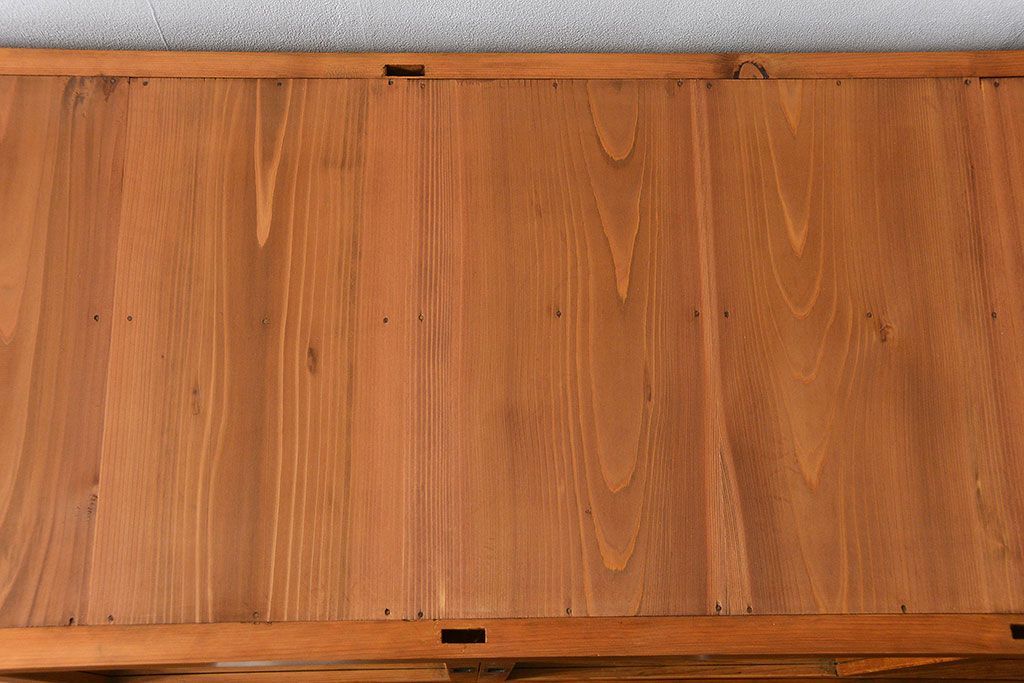 アンティーク家具　アンティーク 古い木味の上品な関西収納棚(水屋箪笥、ガラスケース、収納棚、飾り棚)