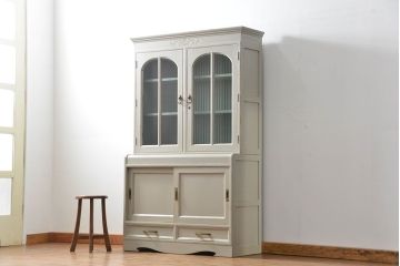 アンティーク家具　アンティークペイントの古い食器棚(カップボード、キッチンキャビネット、収納棚)