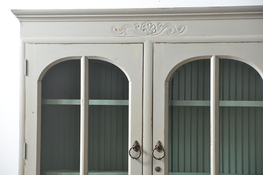 アンティーク家具　アンティークペイントの古い食器棚(カップボード、キッチンキャビネット、収納棚)