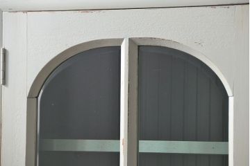 アンティーク家具　アンティークペイントの古い食器棚(カップボード、キッチンキャビネット、収納棚)