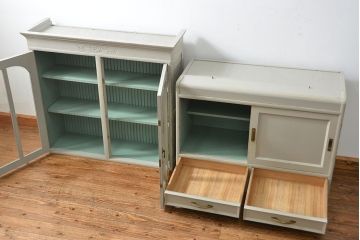 アンティーク家具　アンティークペイントの古い食器棚(カップボード、キッチンキャビネット、収納棚)