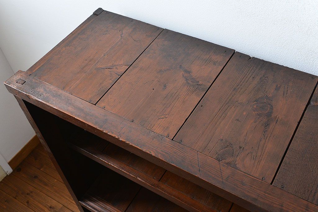 アンティーク家具　アンティーク 古い木の大きな飾り棚(陳列棚、収納棚)