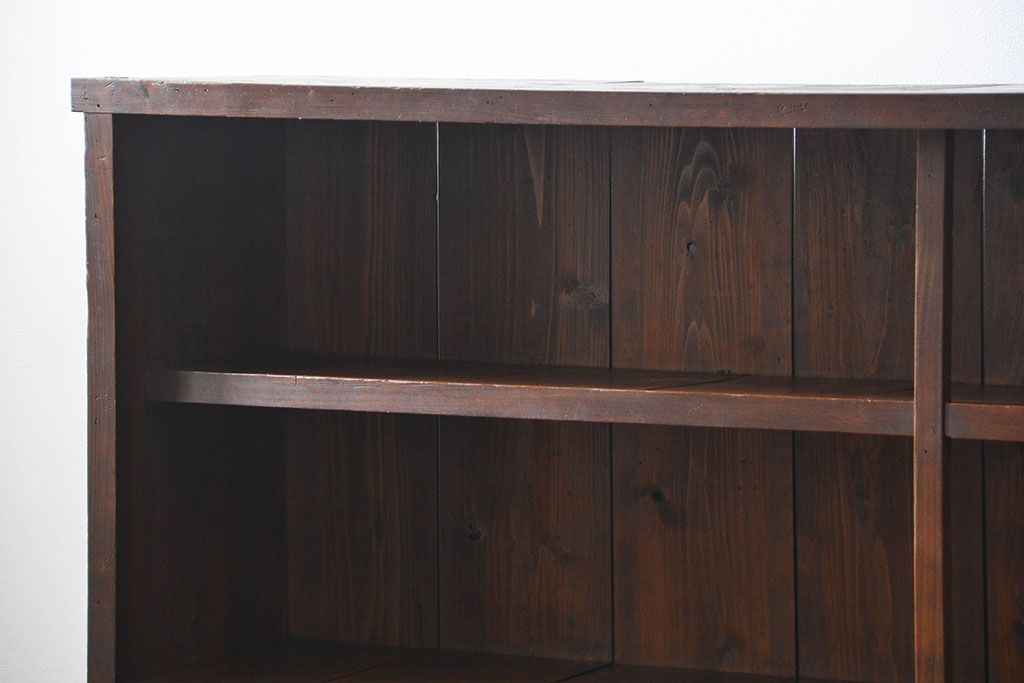 アンティーク家具　アンティーク 古い木の大きな飾り棚(陳列棚、収納棚)