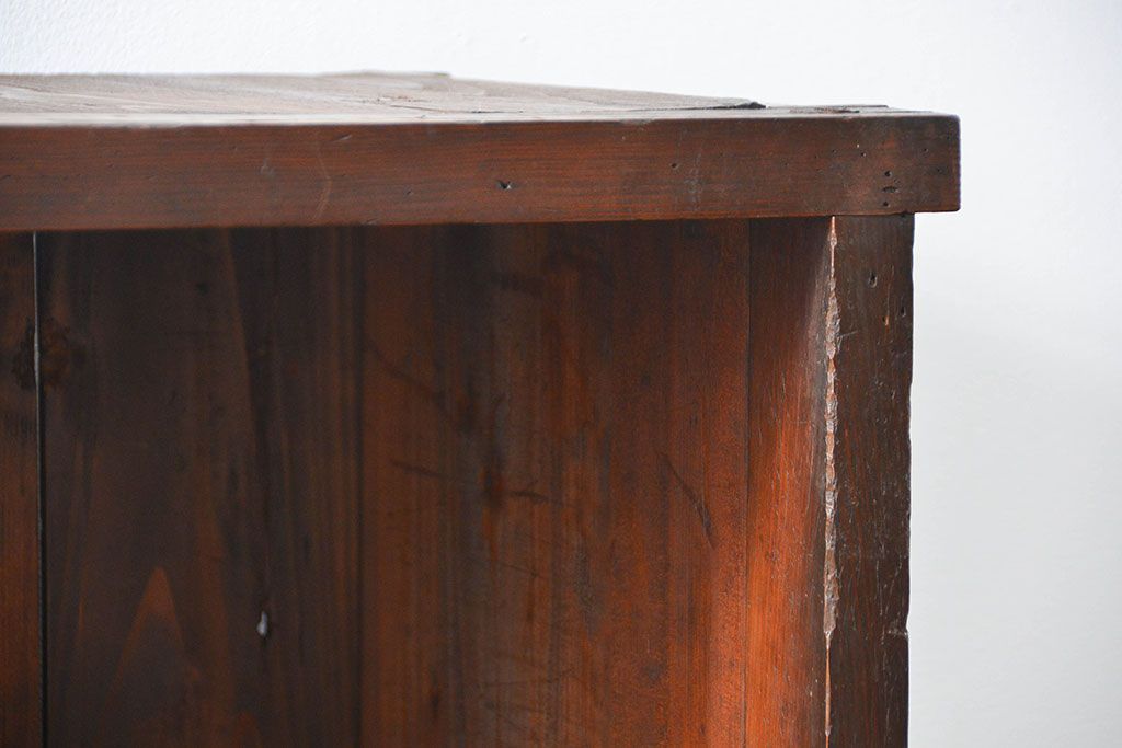 アンティーク家具　アンティーク 古い木の大きな飾り棚(陳列棚、収納棚)