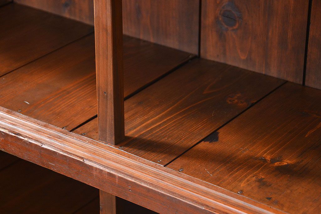 アンティーク家具　アンティーク 古い木の大きな飾り棚(陳列棚、収納棚)