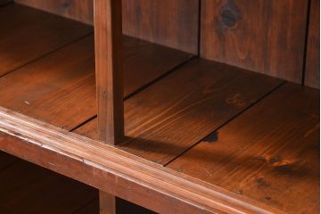 アンティーク家具　アンティーク 古い木の大きな飾り棚(陳列棚、収納棚)