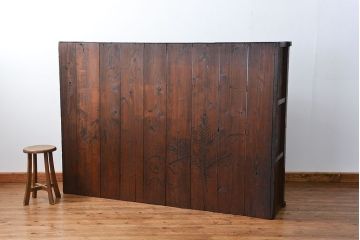 アンティーク家具　アンティーク 古い木の大きな飾り棚(陳列棚、収納棚)