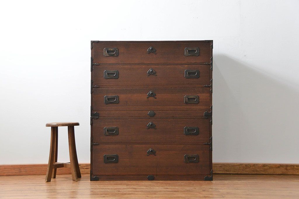 アンティーク家具　古民具・骨董 モダンな五丁引き出し二段重ね時代箪笥(たんす、タンス)