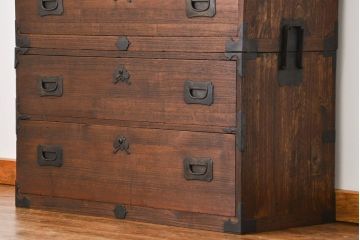 アンティーク家具　古民具・骨董 モダンな五丁引き出し二段重ね時代箪笥(たんす、タンス)