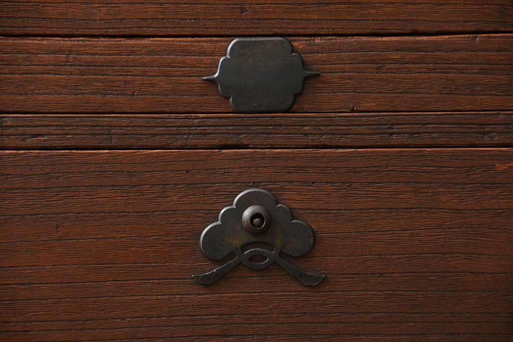 アンティーク家具　古民具・骨董 モダンな五丁引き出し二段重ね時代箪笥(たんす、タンス)