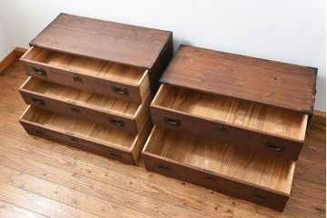 アンティーク家具　古民具・骨董 モダンな五丁引き出し二段重ね時代箪笥(たんす、タンス)