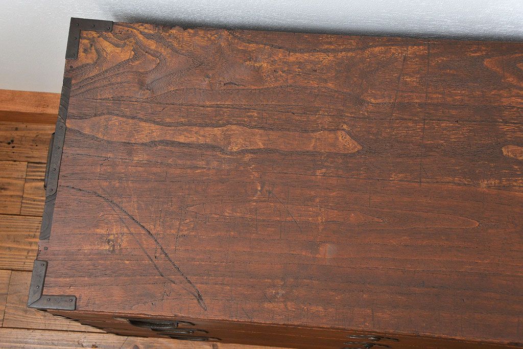 アンティーク家具　古民具・骨董 モダンな五丁引き出し二段重ね時代箪笥(たんす、タンス)