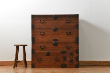 レトロ家具　昭和レトロ シンプルな二段重ね時代箪笥(たんす、タンス)