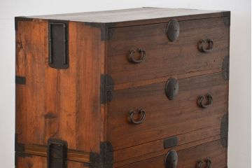 レトロ家具　昭和レトロ シンプルな二段重ね時代箪笥(たんす、タンス)