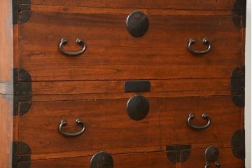 レトロ家具　昭和レトロ シンプルな二段重ね時代箪笥(たんす、タンス)