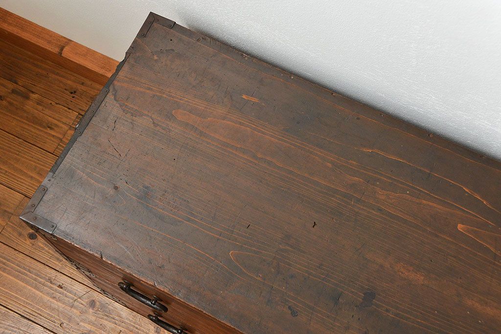 レトロ家具　昭和レトロ シンプルな二段重ね時代箪笥(たんす、タンス)