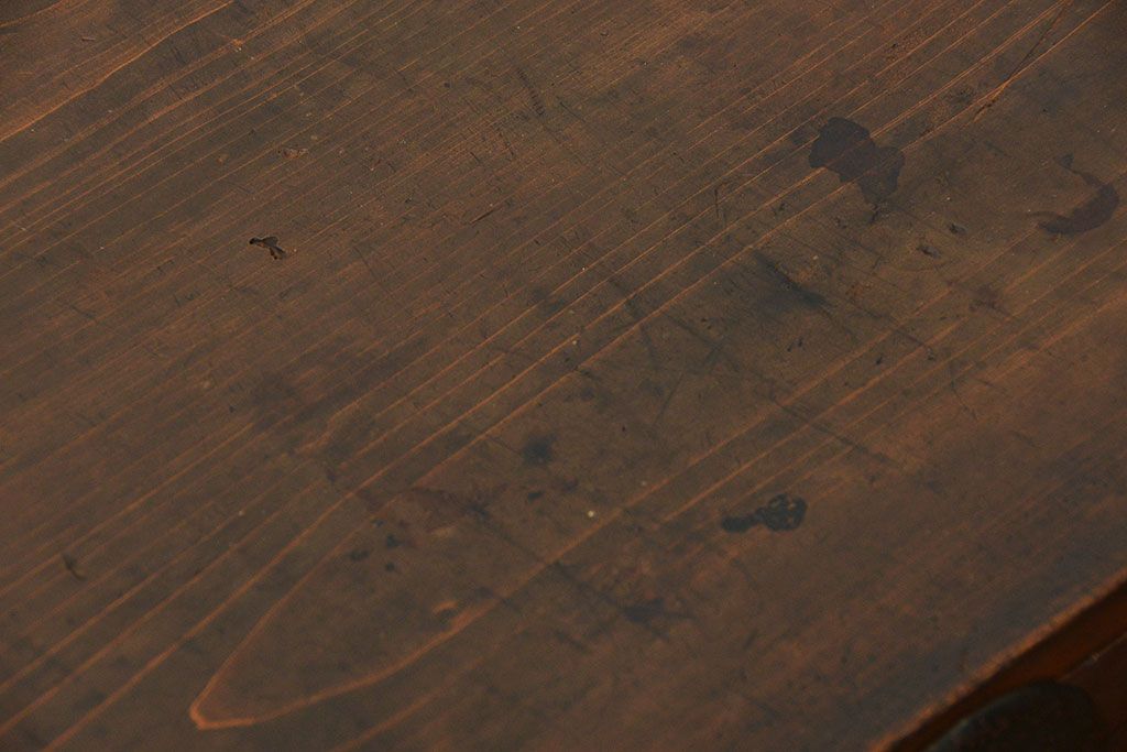 レトロ家具　昭和レトロ シンプルな二段重ね時代箪笥(たんす、タンス)