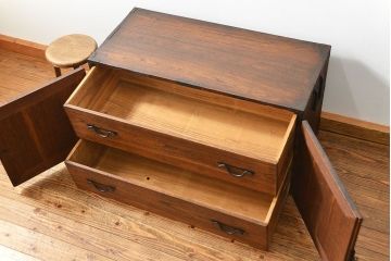 アンティーク家具　古民具・骨董 江戸期　総桐観音開き時代箪笥ローボード(たんす、タンス、桐箪笥、桐たんす)