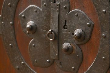 アンティーク家具　古民具・骨董 江戸期　総桐観音開き時代箪笥ローボード(たんす、タンス、桐箪笥、桐たんす)