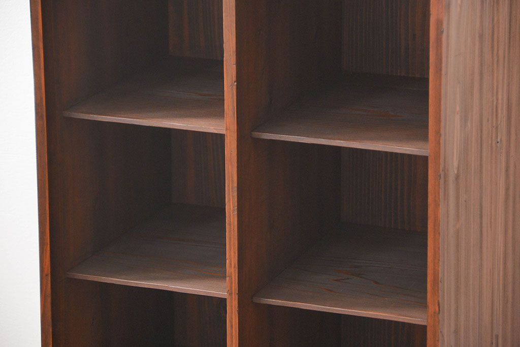 アンティーク家具　古民具・骨董 小振りなマス目飾り棚(本棚、書棚)