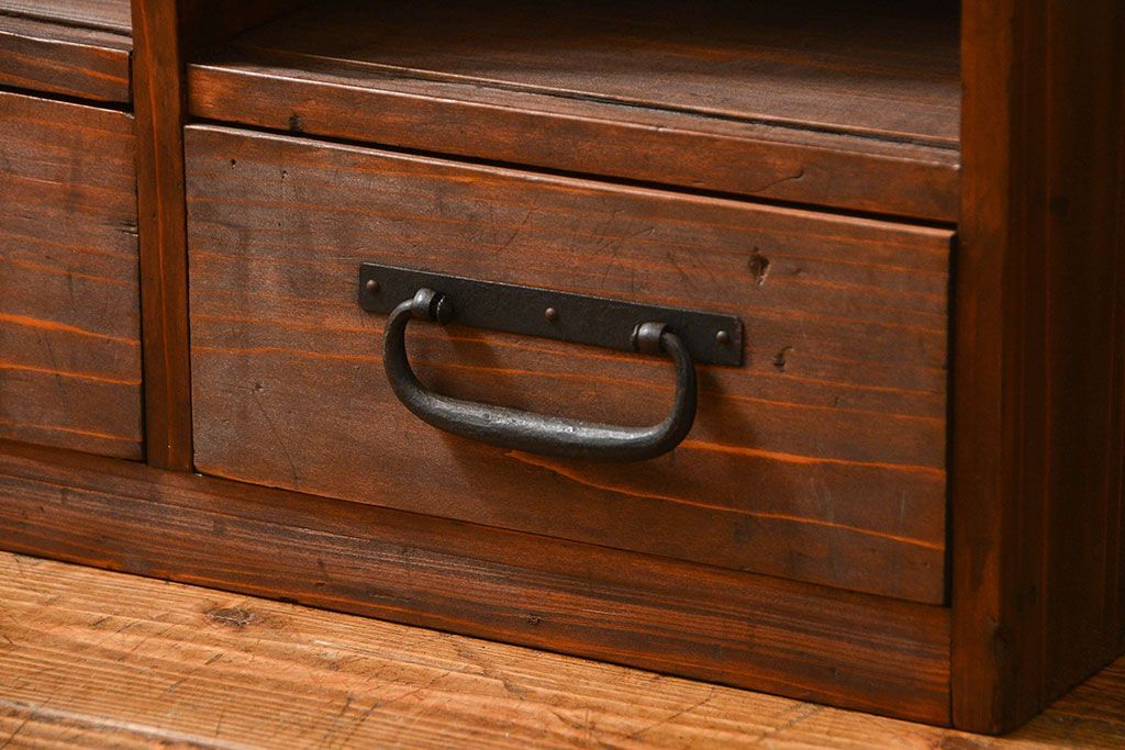 アンティーク家具　古民具・骨董 小振りなマス目飾り棚(本棚、書棚)