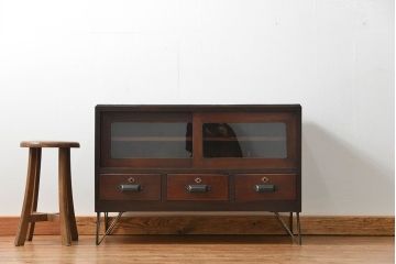 レトロ家具　昭和レトロ 鉄脚付きテレビボード(ローボード、TVボード)