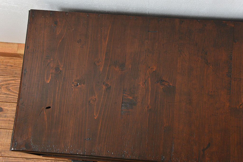 レトロ家具　昭和レトロ 鉄脚付きテレビボード(ローボード、TVボード)