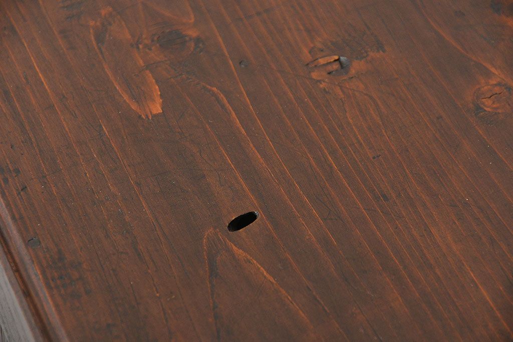 レトロ家具　昭和レトロ 鉄脚付きテレビボード(ローボード、TVボード)