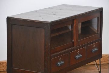 レトロ家具　昭和レトロ 鉄脚付きテレビボード(ローボード、TVボード)
