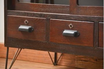 レトロ家具　昭和レトロ 鉄脚付きテレビボード(ローボード、TVボード)