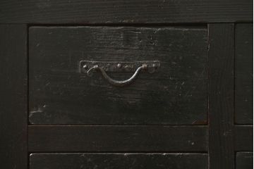 アンティーク家具　古民具・骨董 使い込まれた16杯引き出しの道具箪笥(ローボード、薬箪笥、百味箪笥)
