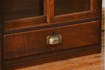 レトロ家具　昭和レトロ 小さな引き出し付き収納棚(本棚)