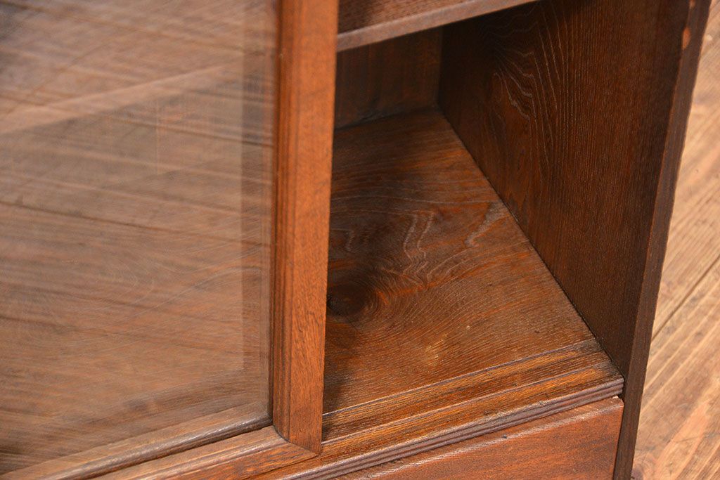 レトロ家具　昭和レトロ 小さな引き出し付き収納棚(本棚)