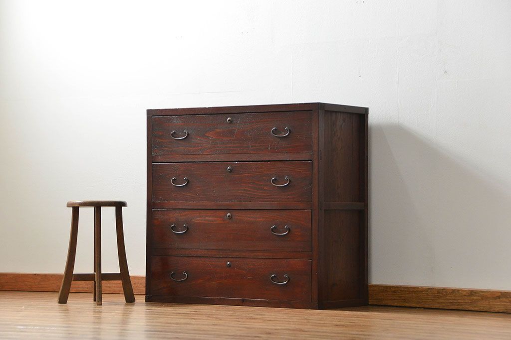 アンティーク家具　古民具・骨董 シンプルな四丁引き時代箪笥(たんす、タンス、チェスト)