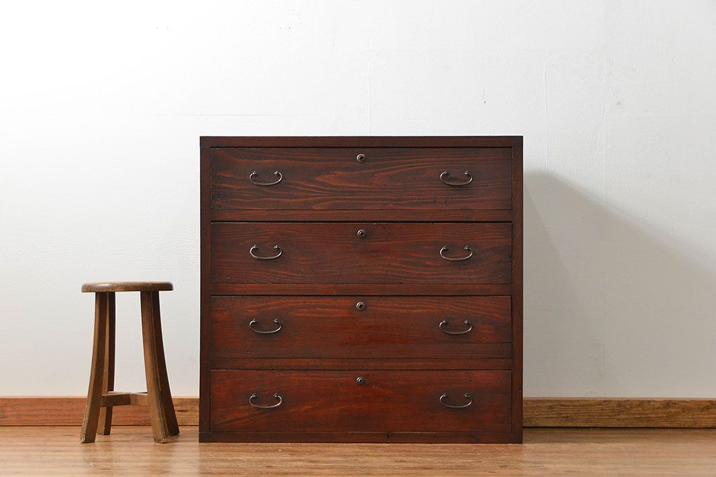 アンティーク家具　古民具・骨董 シンプルな四丁引き時代箪笥(たんす、タンス、チェスト)