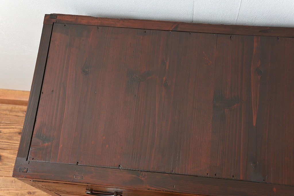 アンティーク家具　古民具・骨董 シンプルな四丁引き時代箪笥(たんす、タンス、チェスト)