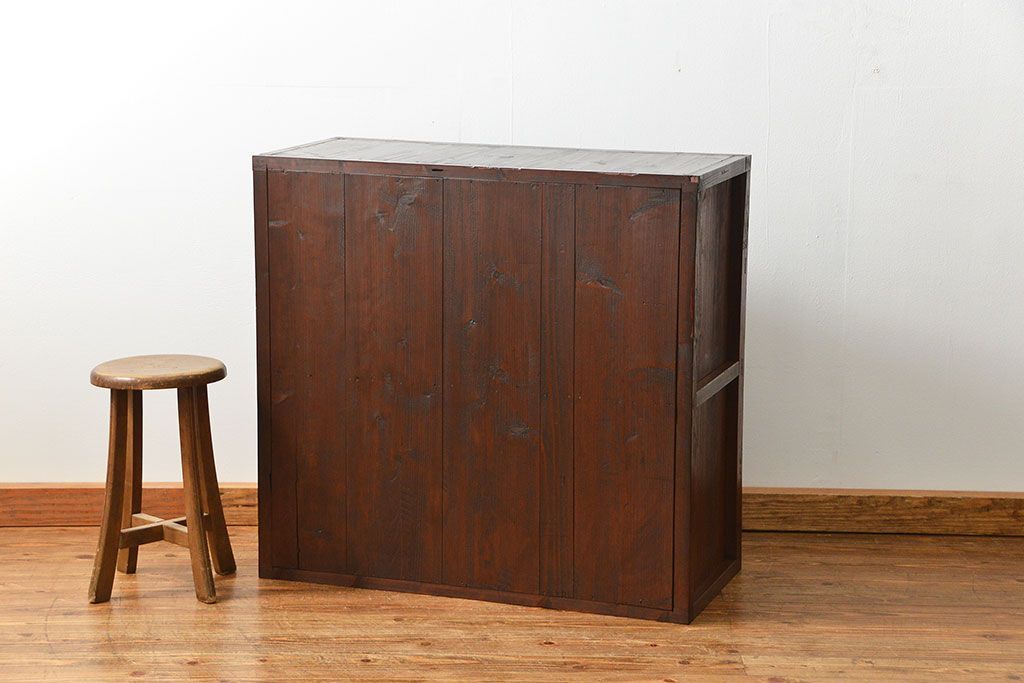 アンティーク家具　古民具・骨董 シンプルな四丁引き時代箪笥(たんす、タンス、チェスト)