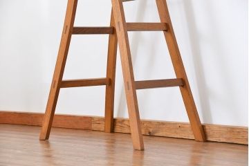 アンティーク家具　アンティーク 古いナラ材の脚立(ステップ、ラダー、飾り棚)