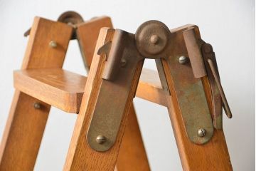 アンティーク家具　アンティーク 古いナラ材の脚立(ステップ、ラダー、飾り棚)