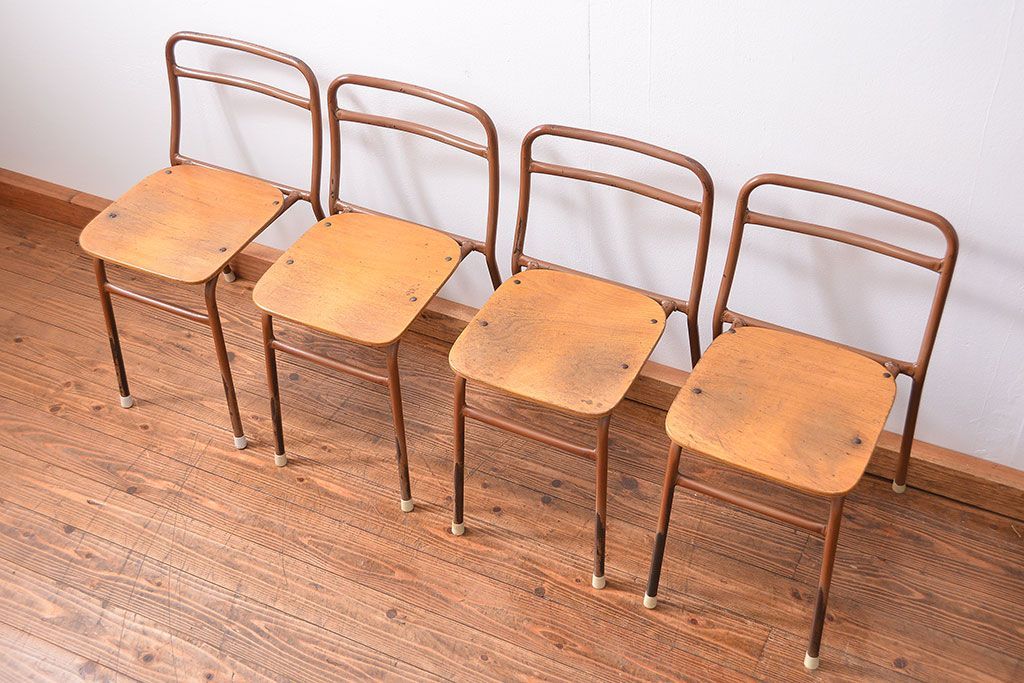 ヴィンテージ家具　昭和レトロ 1960年代 使い込まれたビンテージアイアンチェア 4脚セット(1)(イス、椅子)