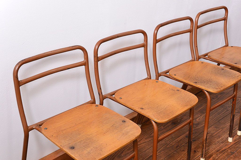 ヴィンテージ家具　昭和レトロ 1960年代 使い込まれたビンテージアイアンチェア 4脚セット(1)(イス、椅子)