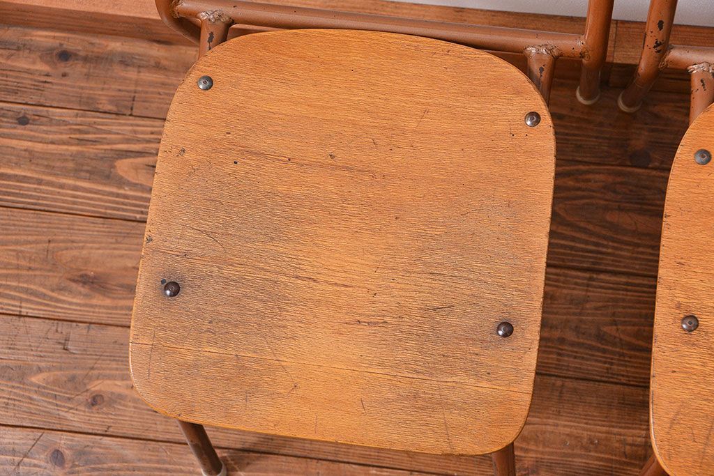 ヴィンテージ家具　昭和レトロ 1960年代 使い込まれたビンテージアイアンチェア 4脚セット(1)(イス、椅子)