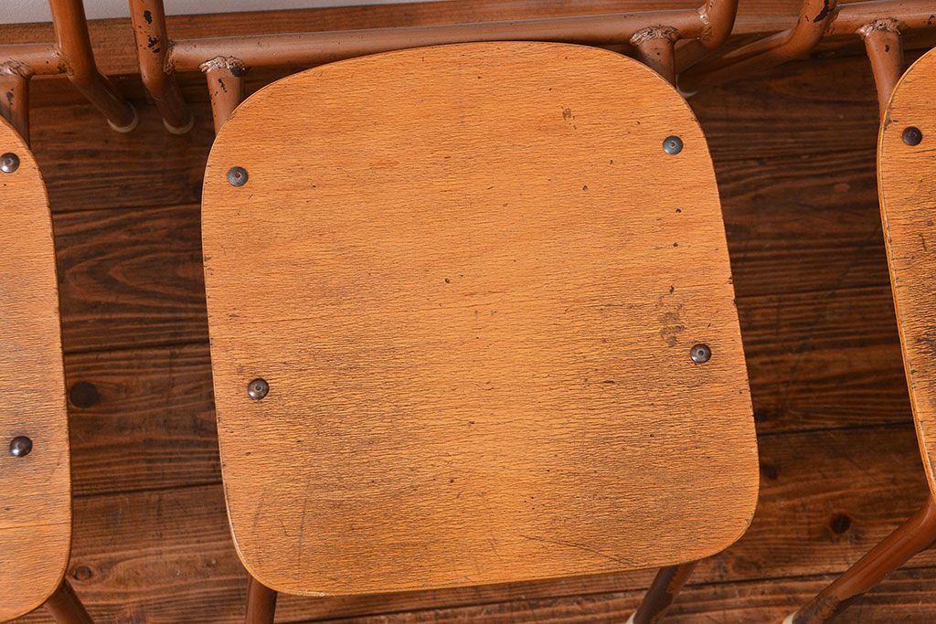 ヴィンテージ家具　昭和レトロ 1960年代 使い込まれたビンテージアイアンチェア 4脚セット(1)(イス、椅子)