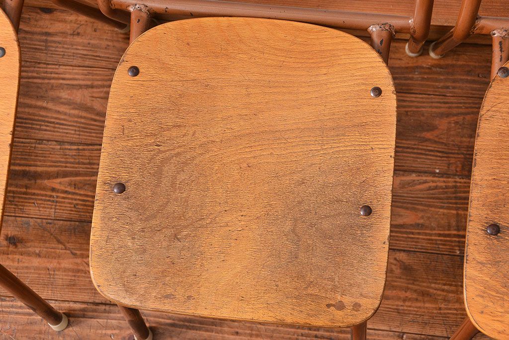 ヴィンテージ家具　昭和レトロ 1960年代 使い込まれたビンテージアイアンチェア 4脚セット(1)(イス、椅子)