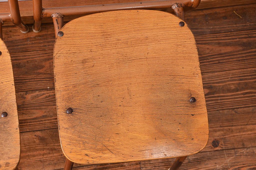 ヴィンテージ家具　昭和レトロ 1960年代 使い込まれたビンテージアイアンチェア 4脚セット(1)(イス、椅子)