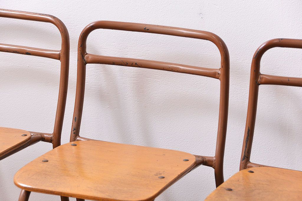 ヴィンテージ家具　昭和レトロ 1960年代 使い込まれたビンテージアイアンチェア 4脚セット(1)(イス、椅子)